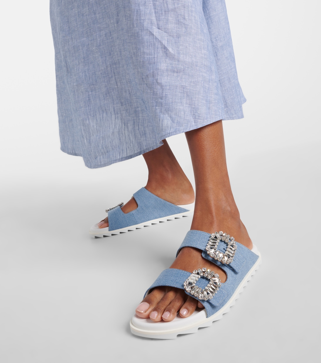 Verzierte Sandalen Slidy Viv' aus Denim | Roger Vivier
