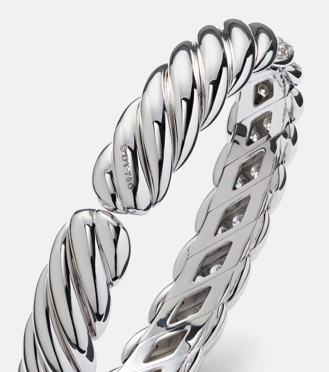 Armreif Sculpted Cable Flex® aus 18kt Weißgold mit Diamanten | David Yurman
