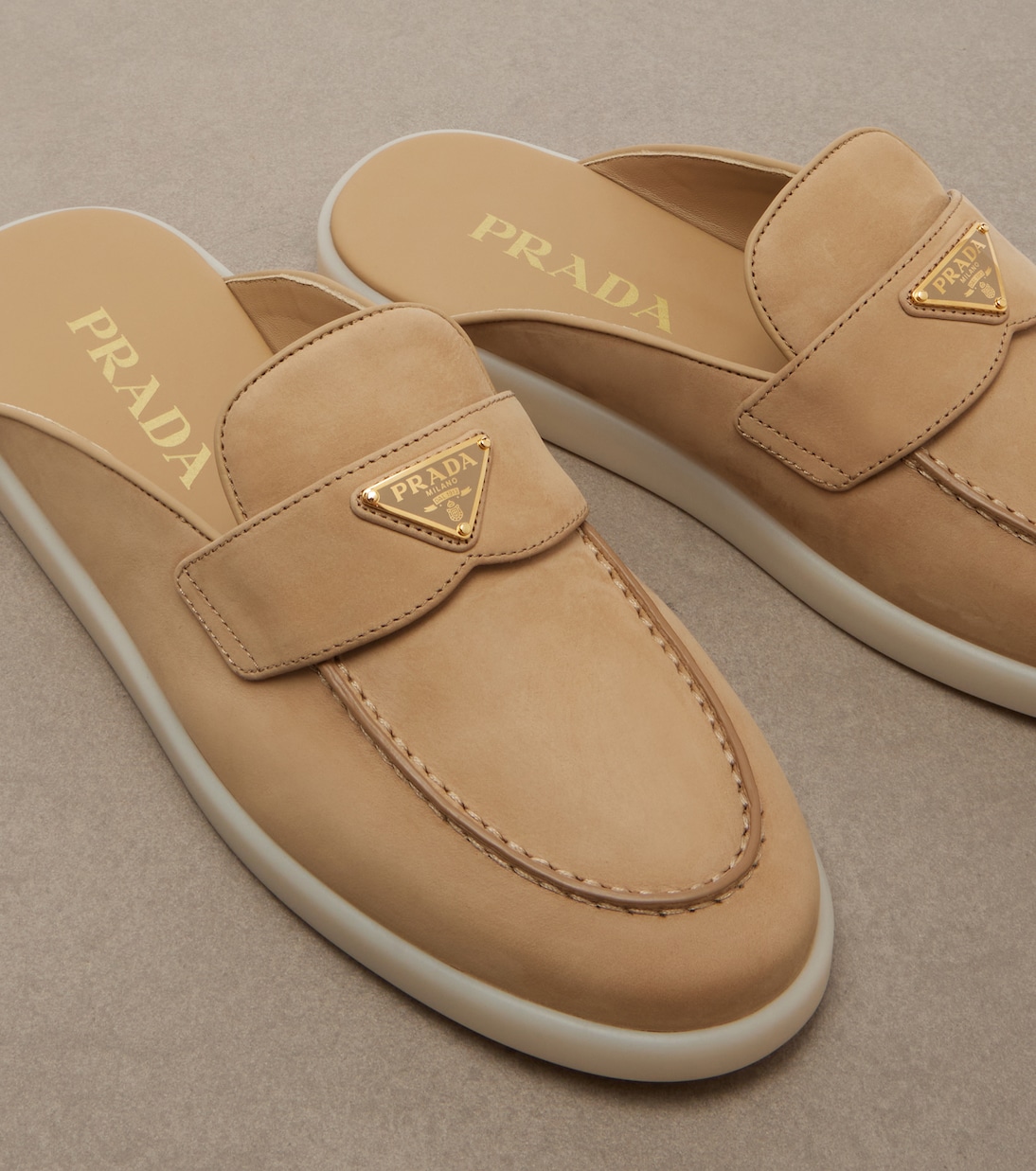 Slippers aus Veloursleder | Prada