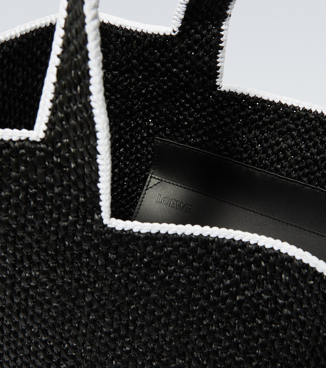 Tote Bag Loewe Font Large aus Raffiabast | Loewe