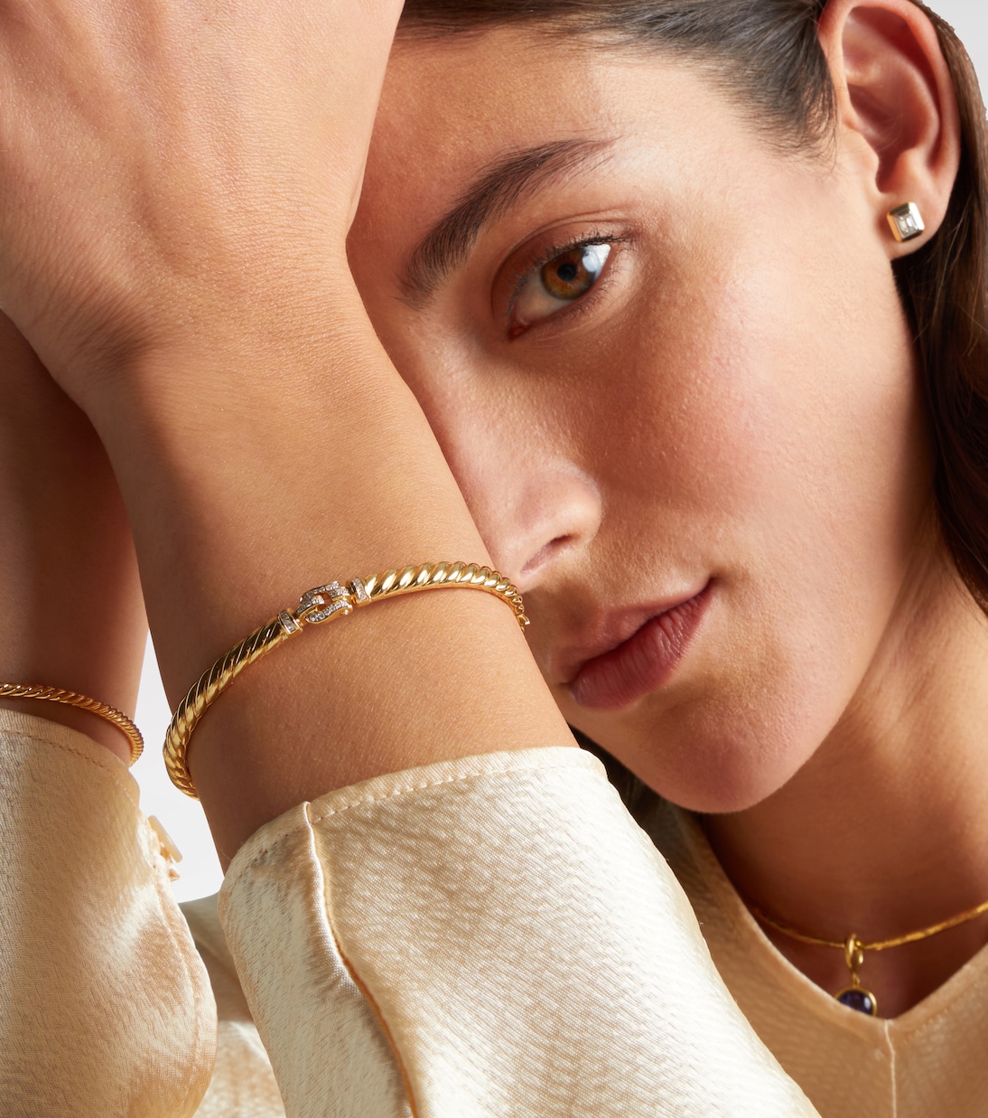 Armreif Sculpted Cable aus 18kt Gelbgold mit Diamanten | David Yurman