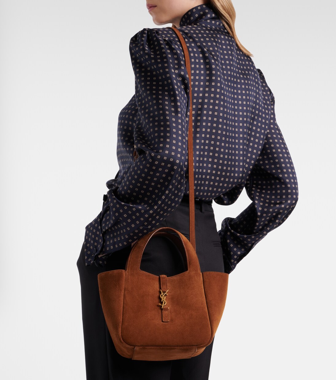 Le 5 à 7 suede shoulder bag | Saint Laurent