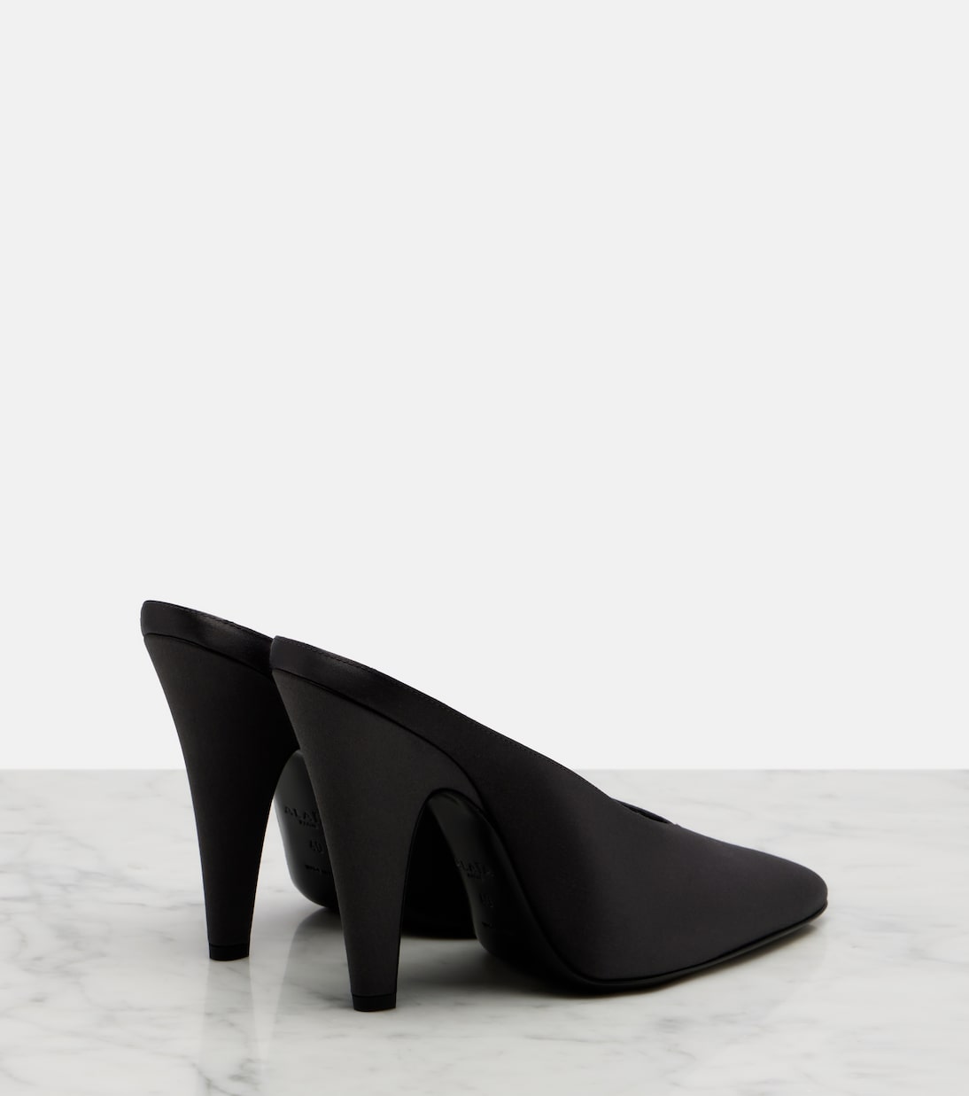 Pantoletten Cone aus Satin | Alaïa