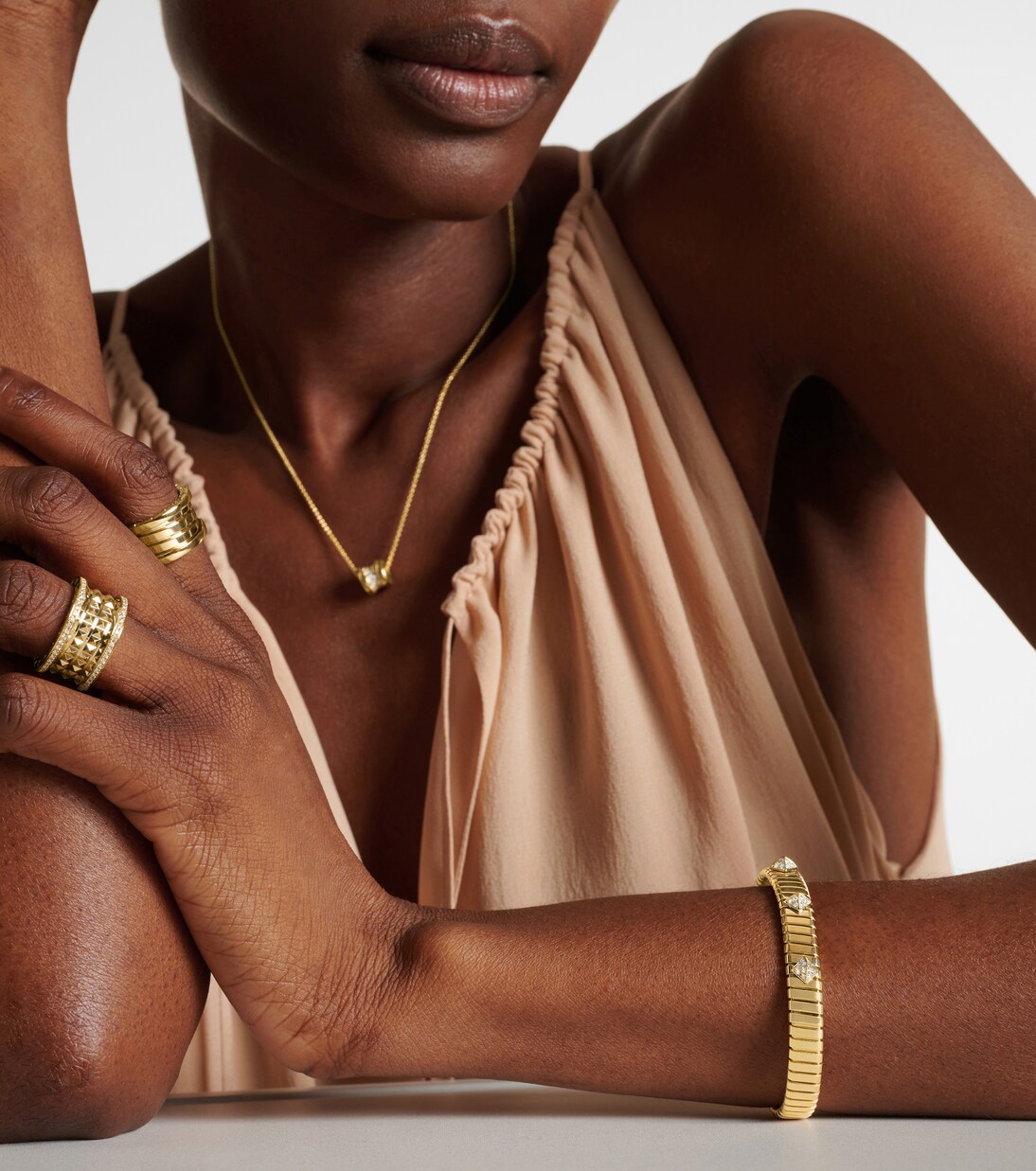 Bvlgari Tubogas 18kt gold bracelet with diamonds  | Bvlgari