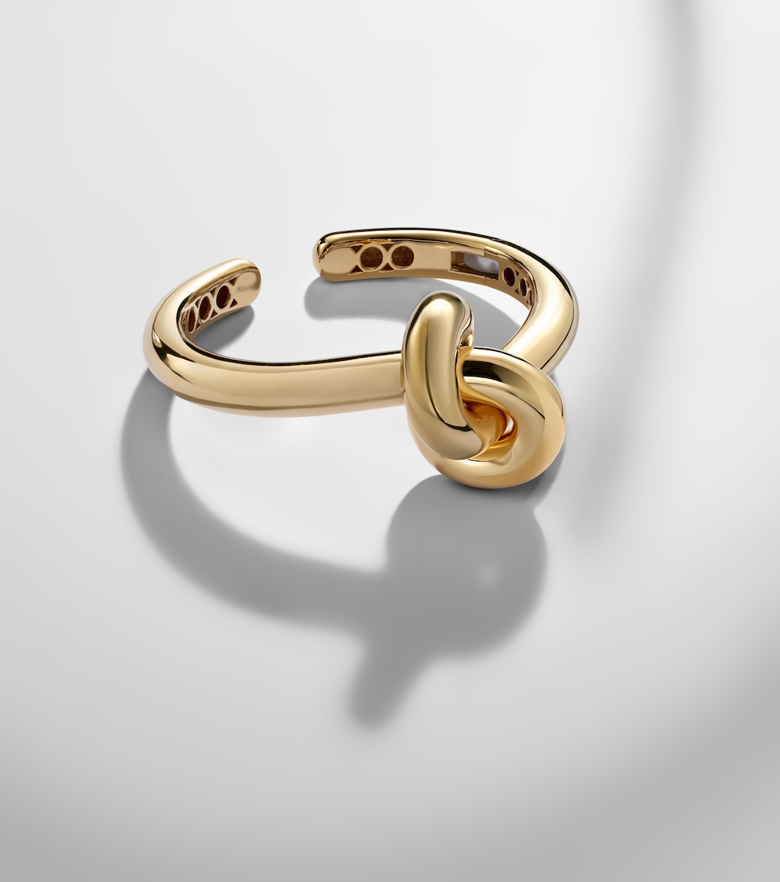 Legacy Knot 18kt gold cuff bracelet  | Engelbert