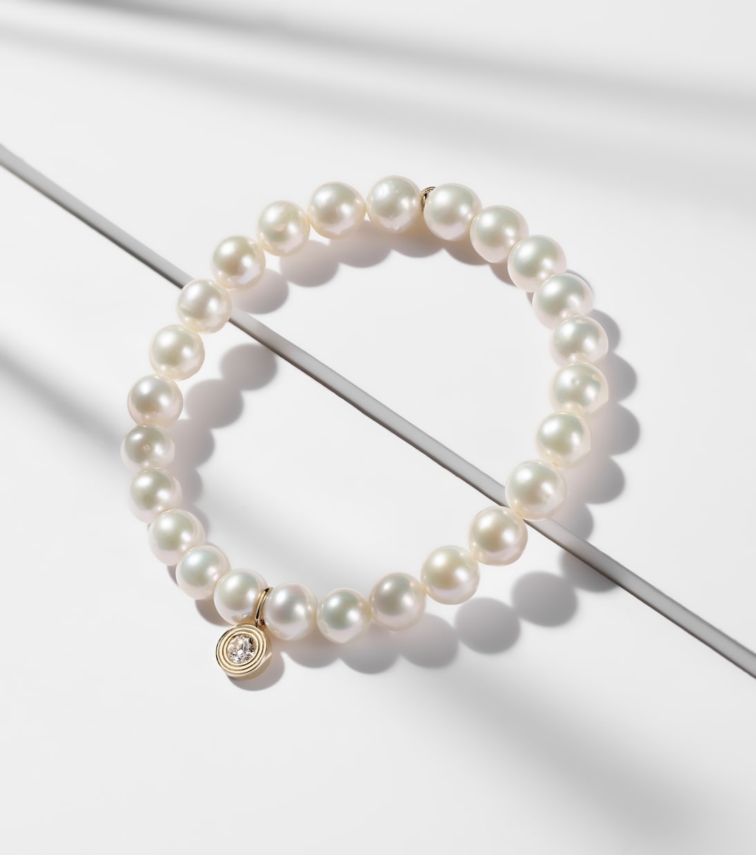 Armband aus Süßwasserperlen mit 14kt Gelbgold (585/1000) und Diamant | Sydney Evan