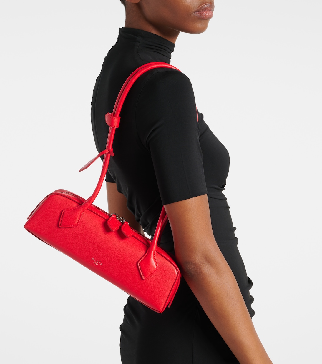 Le Teckel Small leather shoulder bag | Alaïa