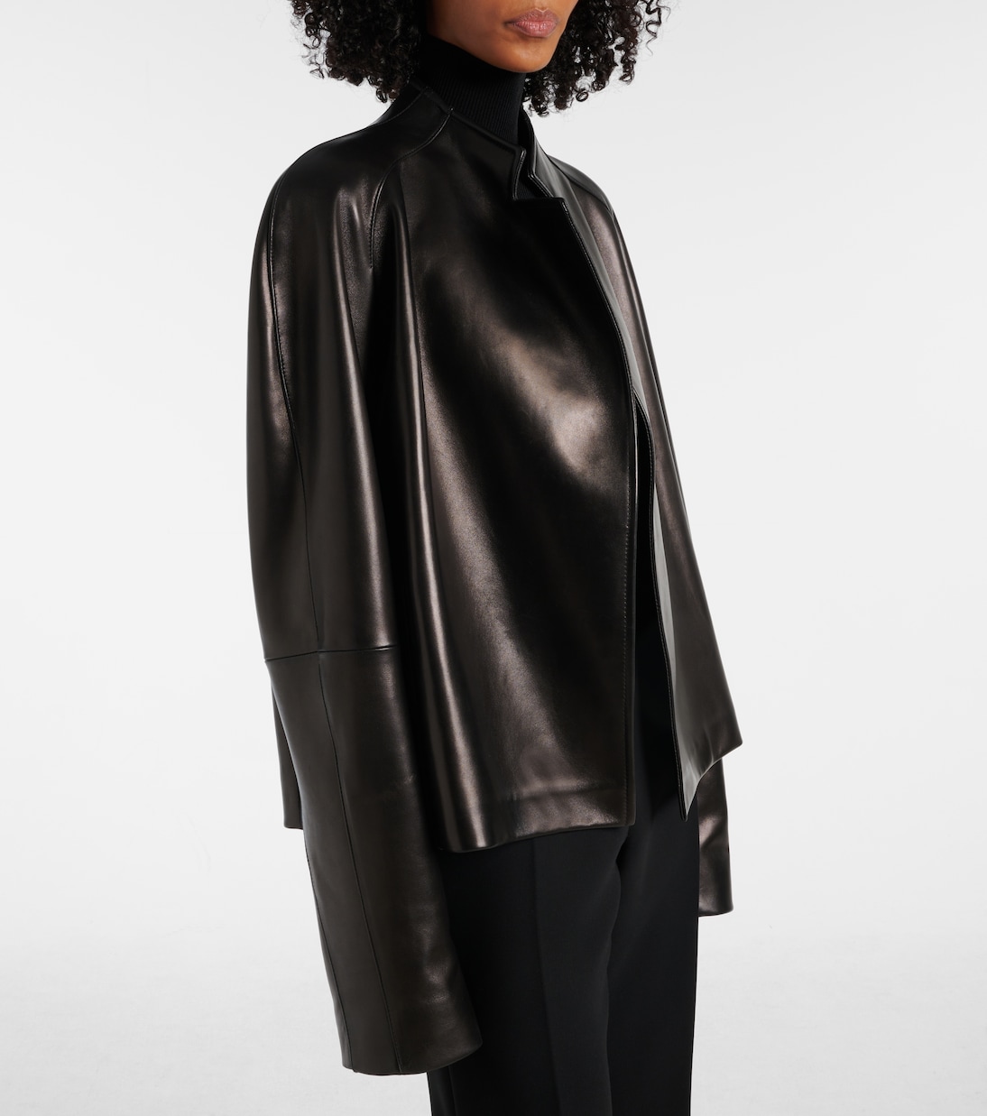 Giacca Edith in pelle con cintura | Khaite