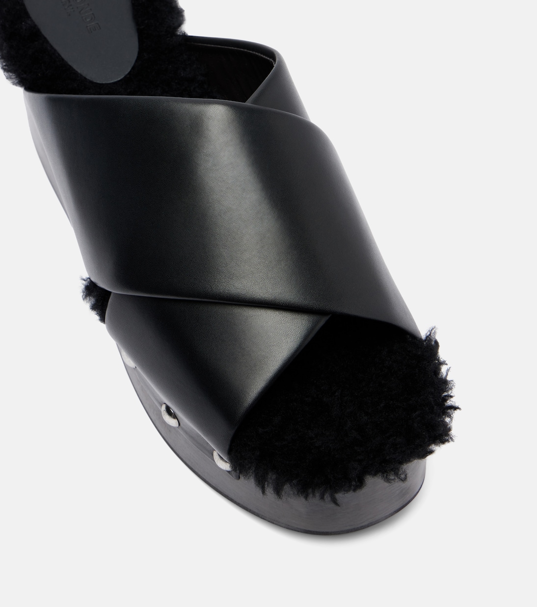 Verzierte Sandalen aus Leder | Le Monde Béryl