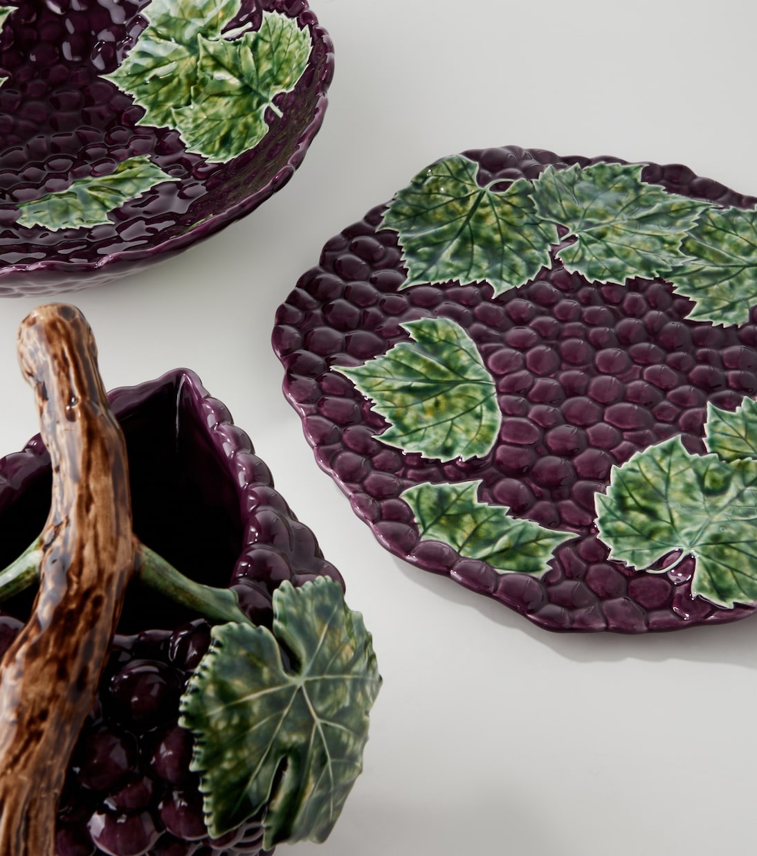 Grapes earthenware platter | Bordallo Pinheiro