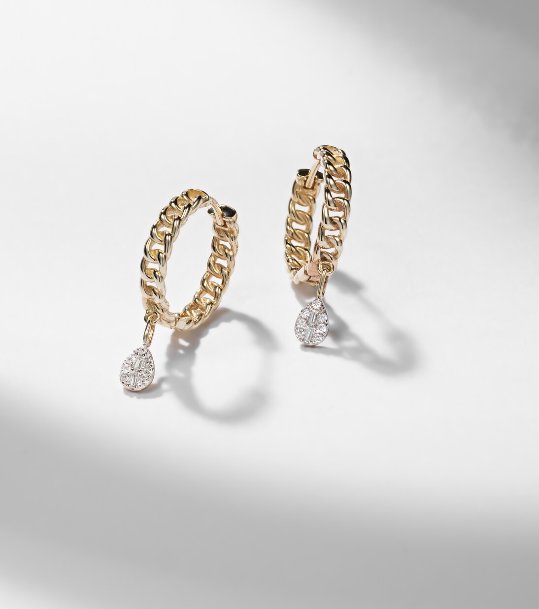 Ohrringe aus 10kt Gelbgold mit Diamanten | Stone and Strand