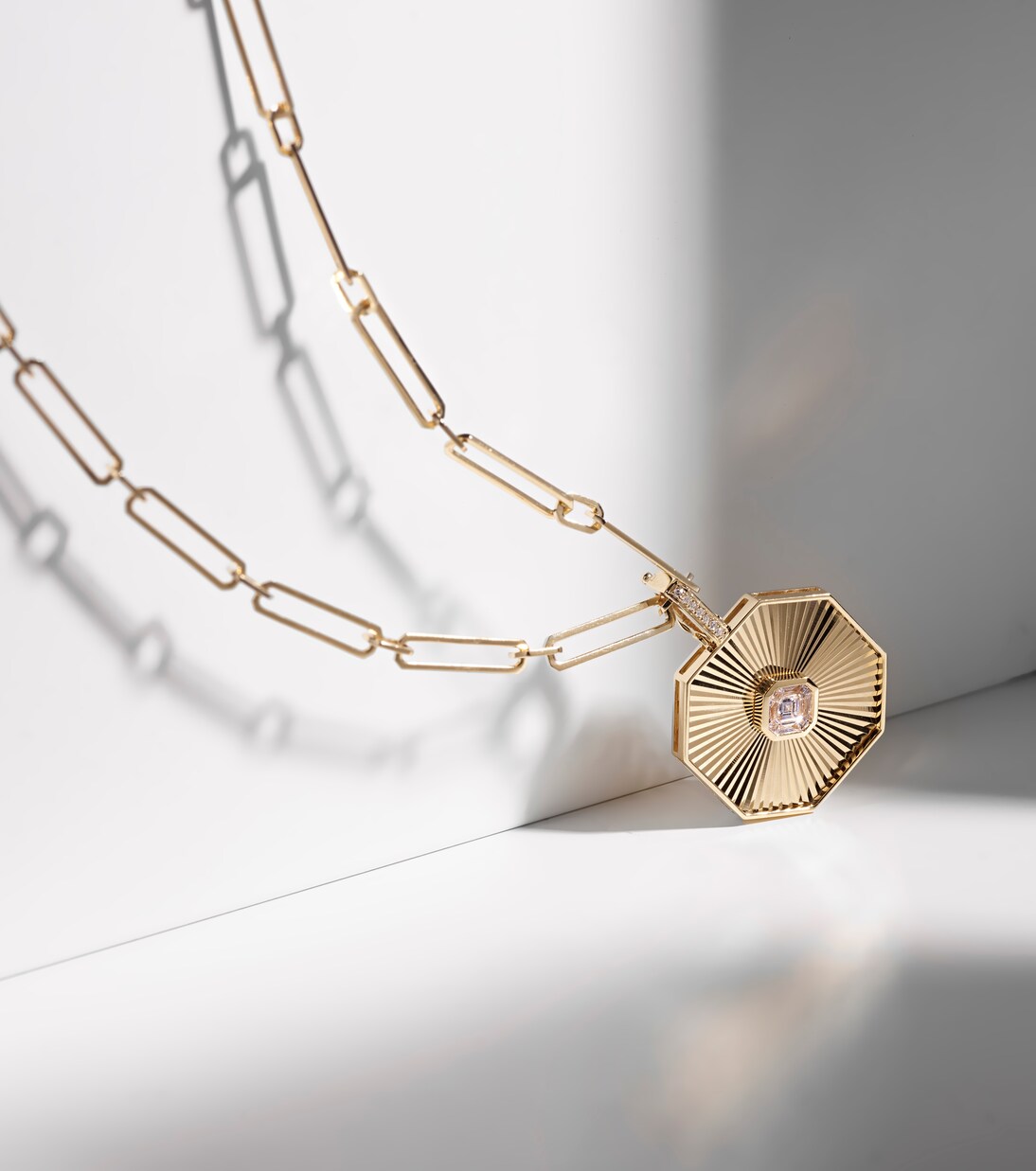 Halskette Diamond Radiant Octagon aus 18kt Gelbgold mit Diamanten | Shay Jewelry