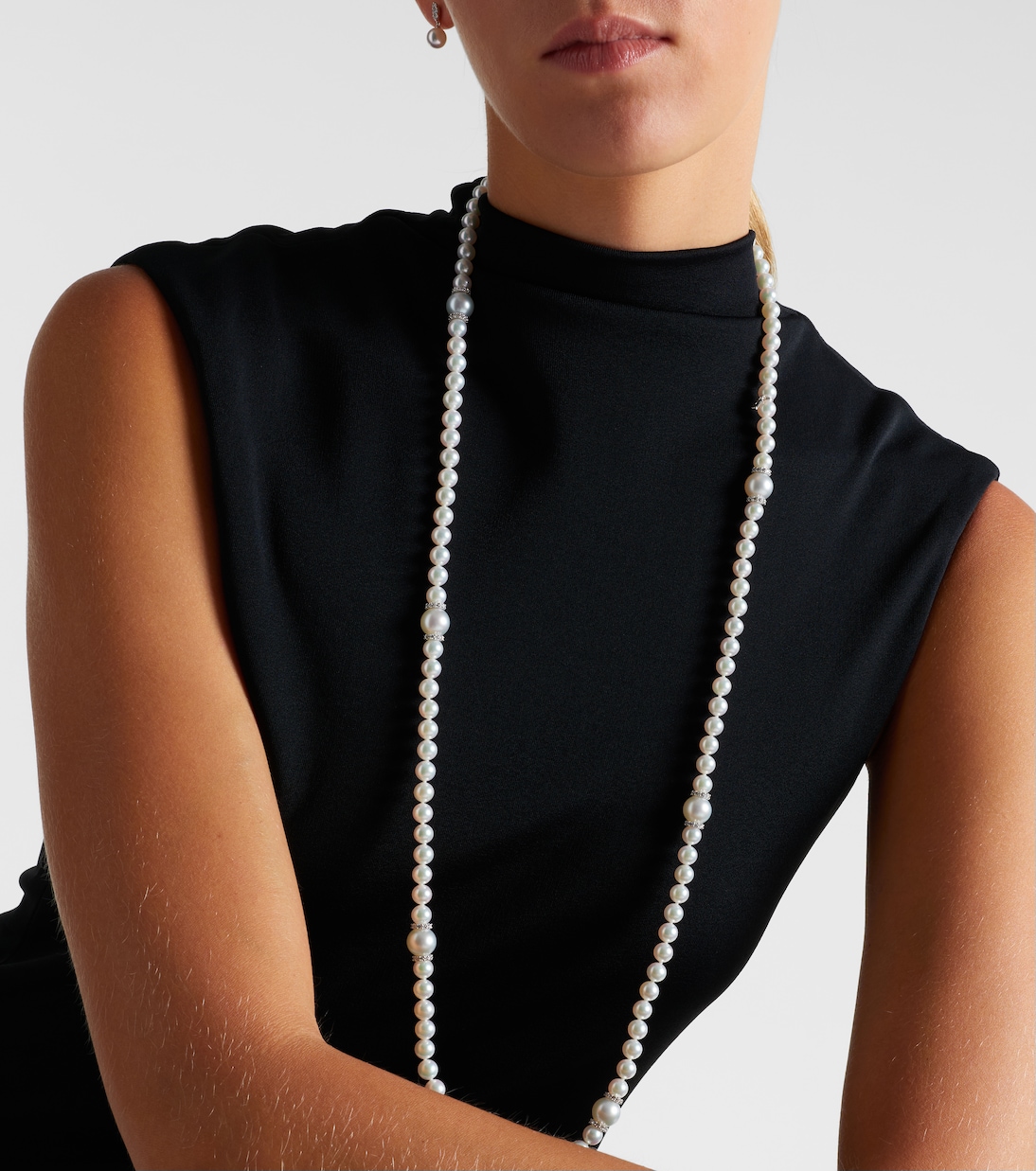 18kt white gold necklace with diamonds and pearls | Mikimoto