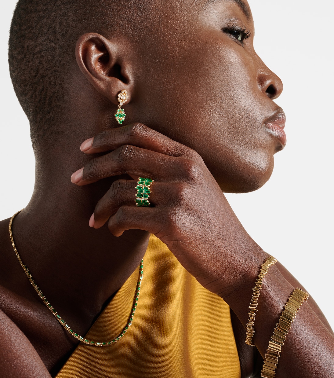 Anillo de oro de 18 ct con diamantes y esmeraldas | Suzanne Kalan