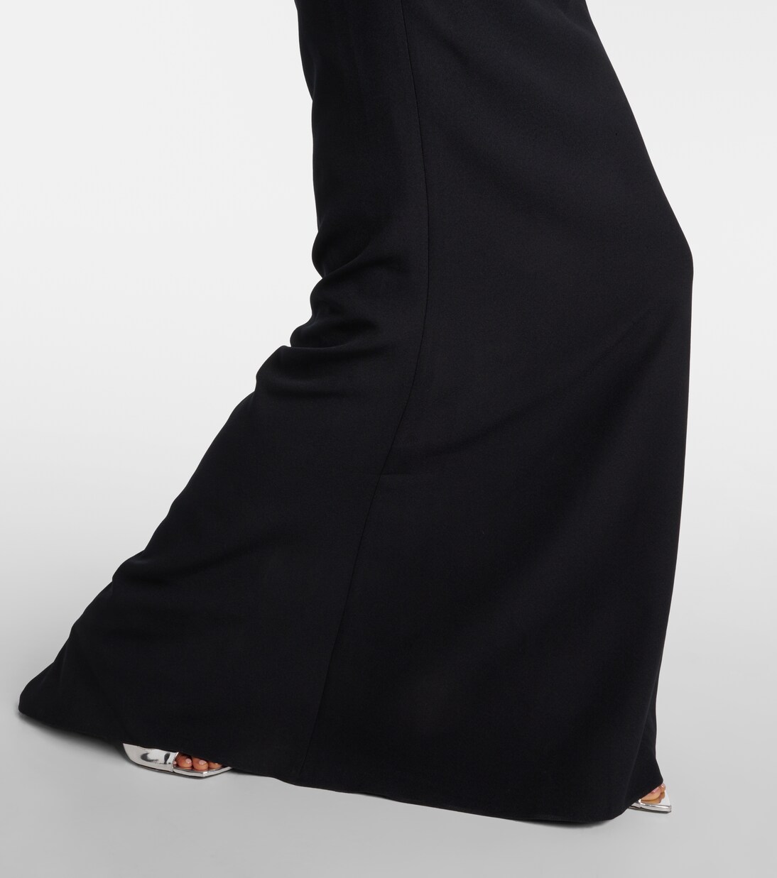 Robe longue Ezda en crêpe à ornements | Safiyaa