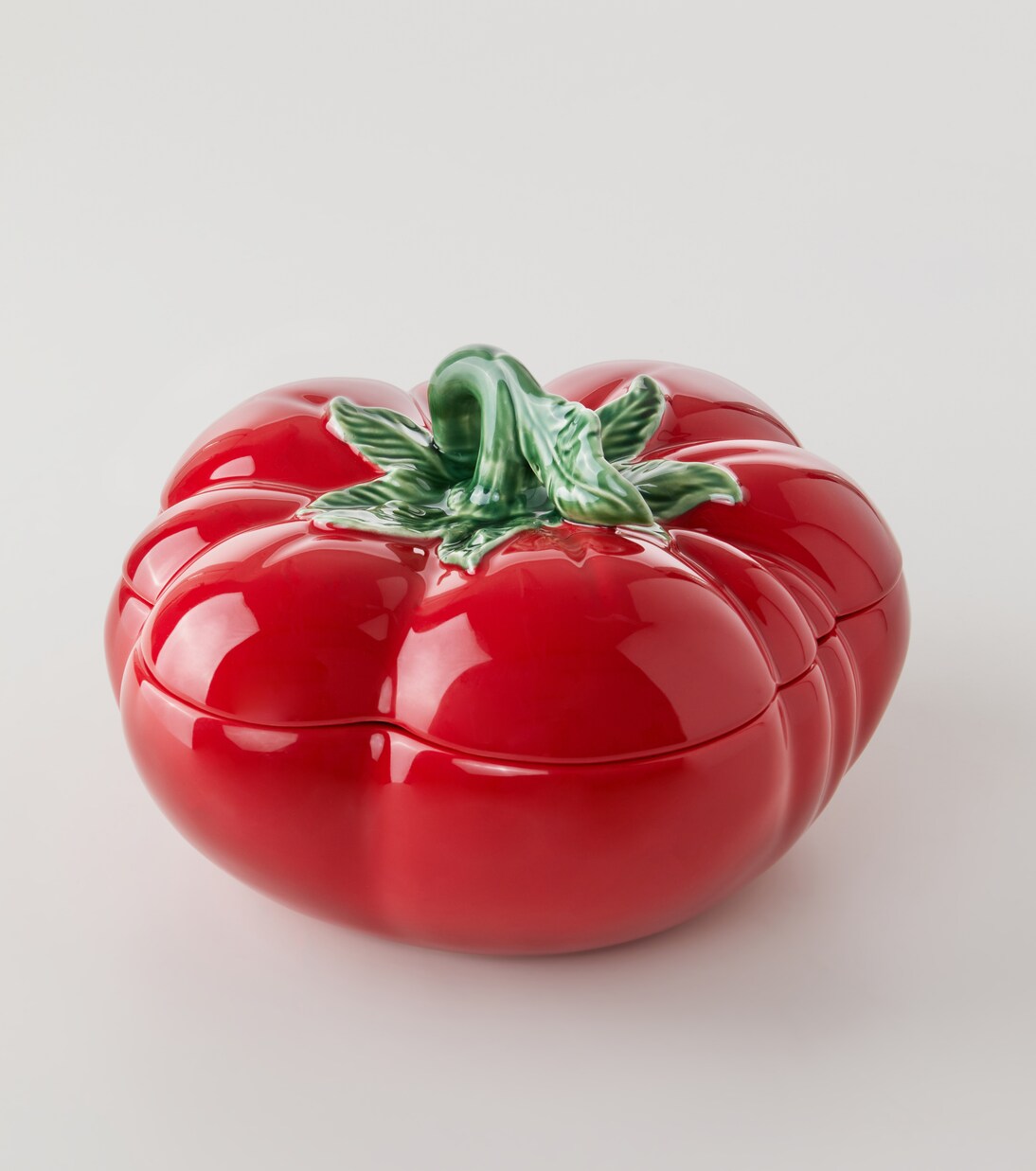 Tomate ceramic tureen | Bordallo Pinheiro