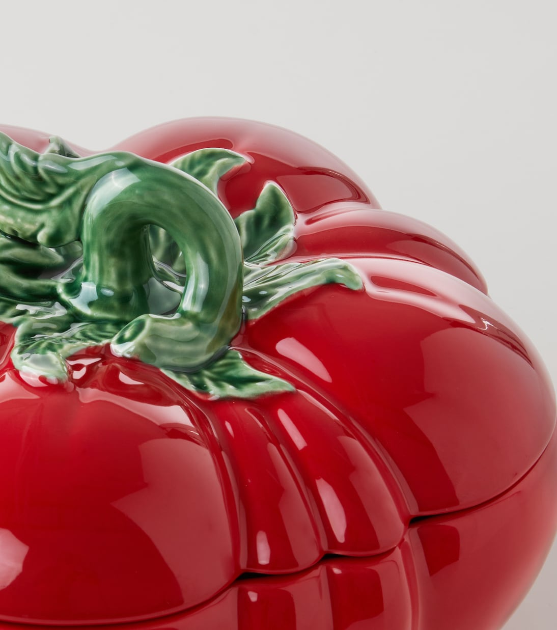 Tomate ceramic tureen | Bordallo Pinheiro