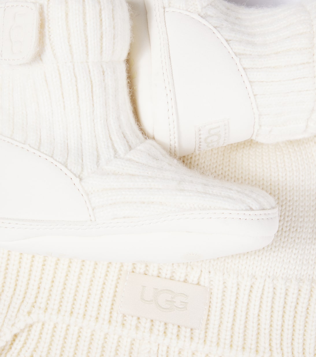 Bebé - set de gorro y botas Skylar | UGG Kids