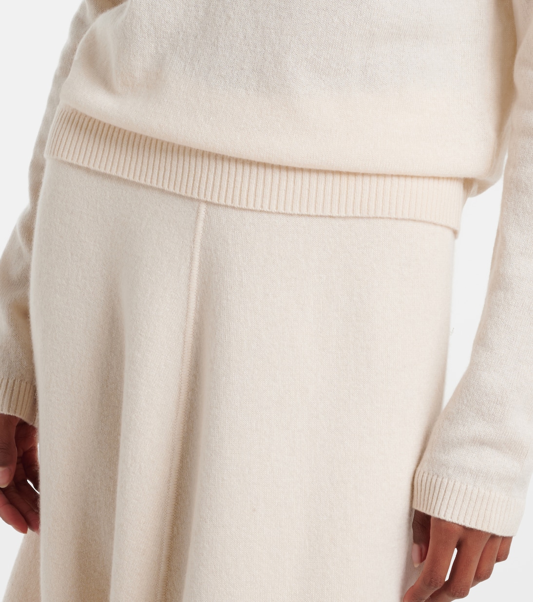 Pullover aus Wolle und Kaschmir mit floraler Applikation | Jardin des Orangers