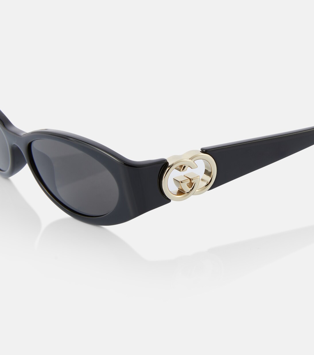 Interlocking G oval sunglasses | Gucci