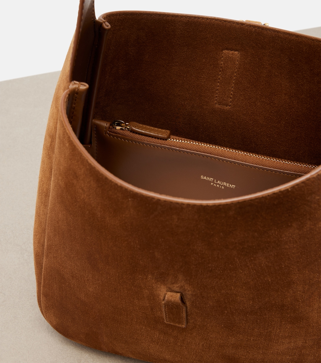 Schultertasche Le 5 à 7 Small aus Veloursleder | Saint Laurent