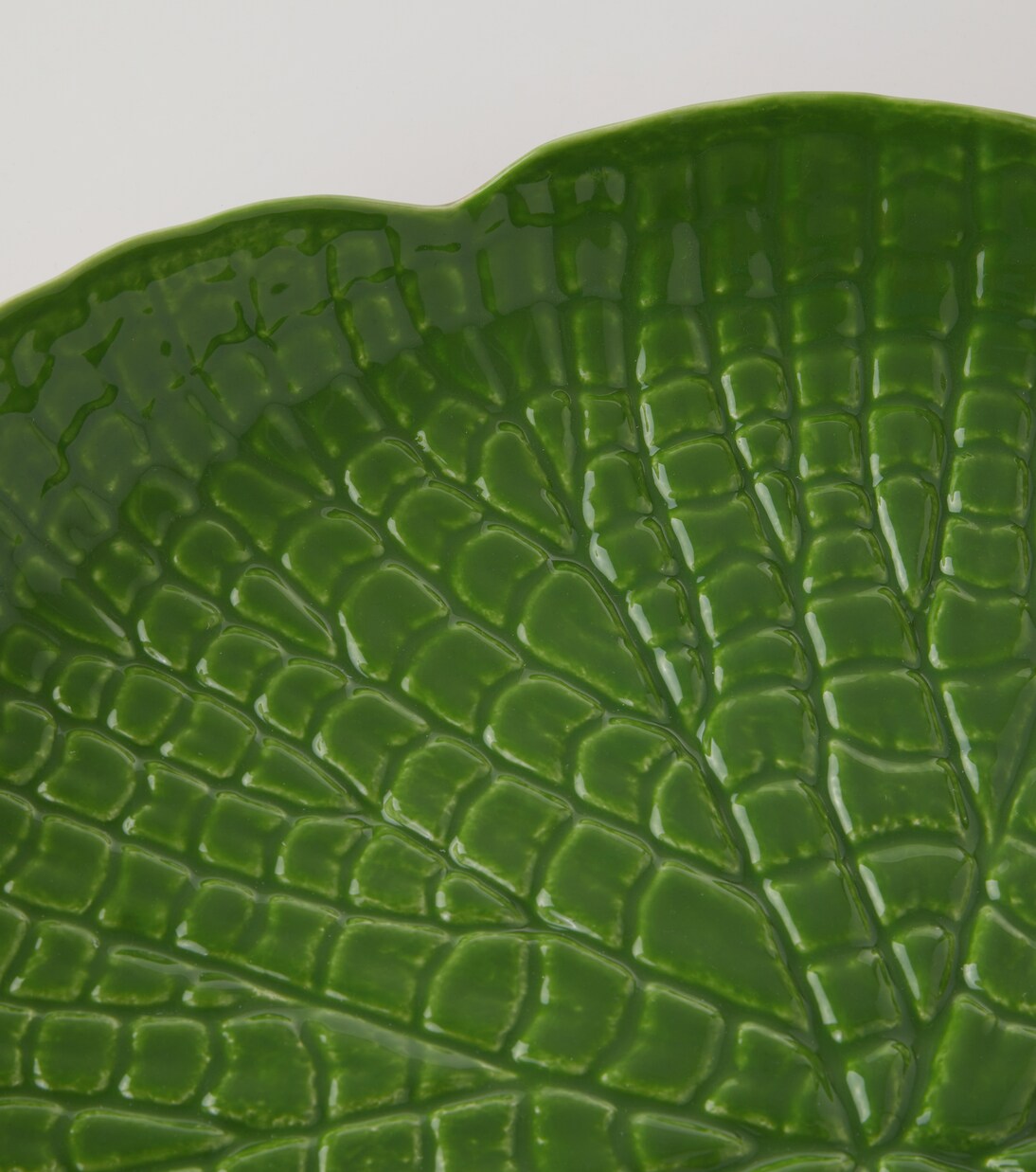 Amazónia earthenware platter | Bordallo Pinheiro