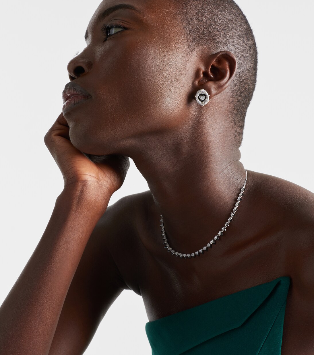 Boucles d'oreilles en or blanc 18 ct, diamants et émail | Kamyen