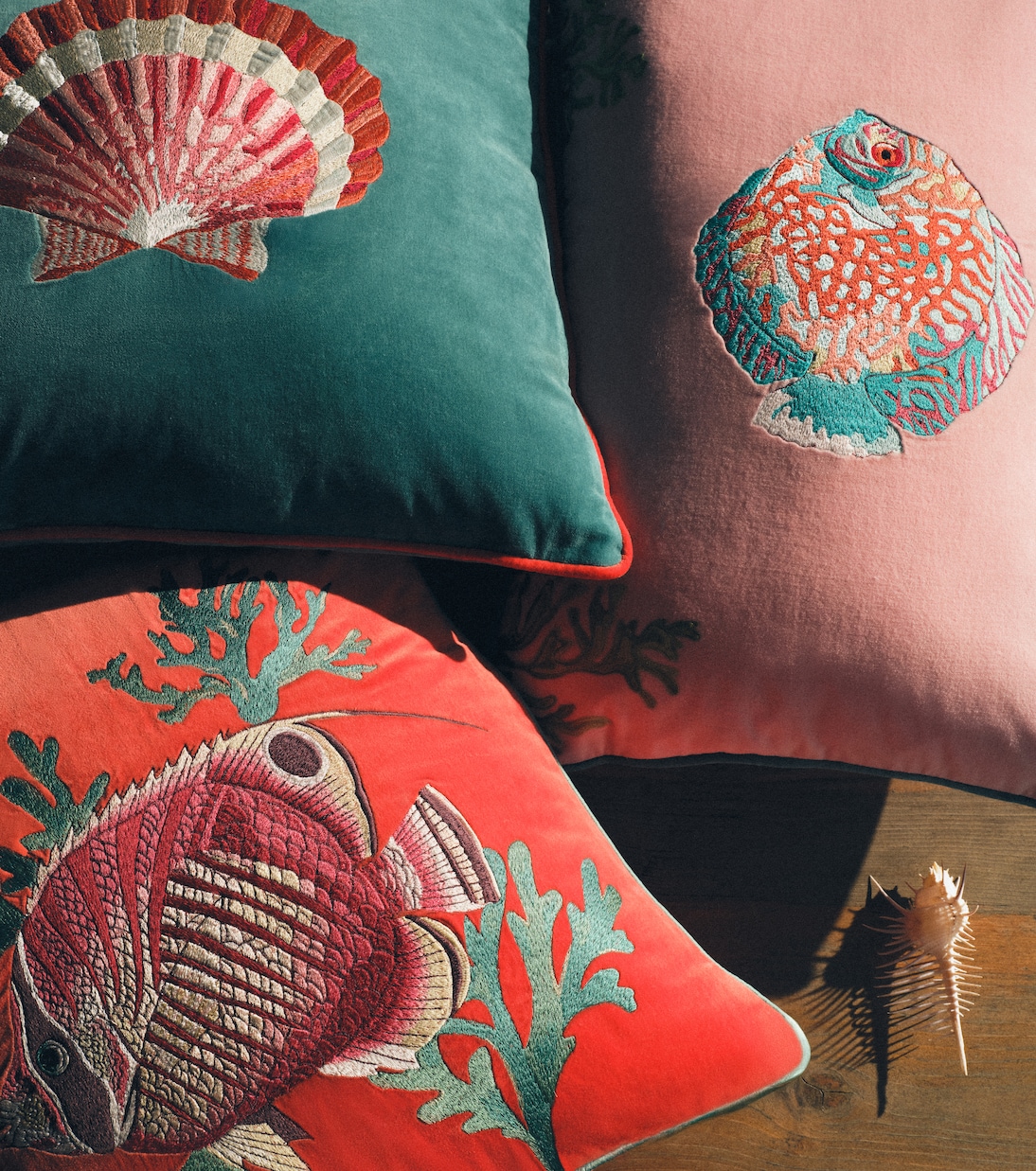Embroidered cotton velvet cushion | Les-Ottomans