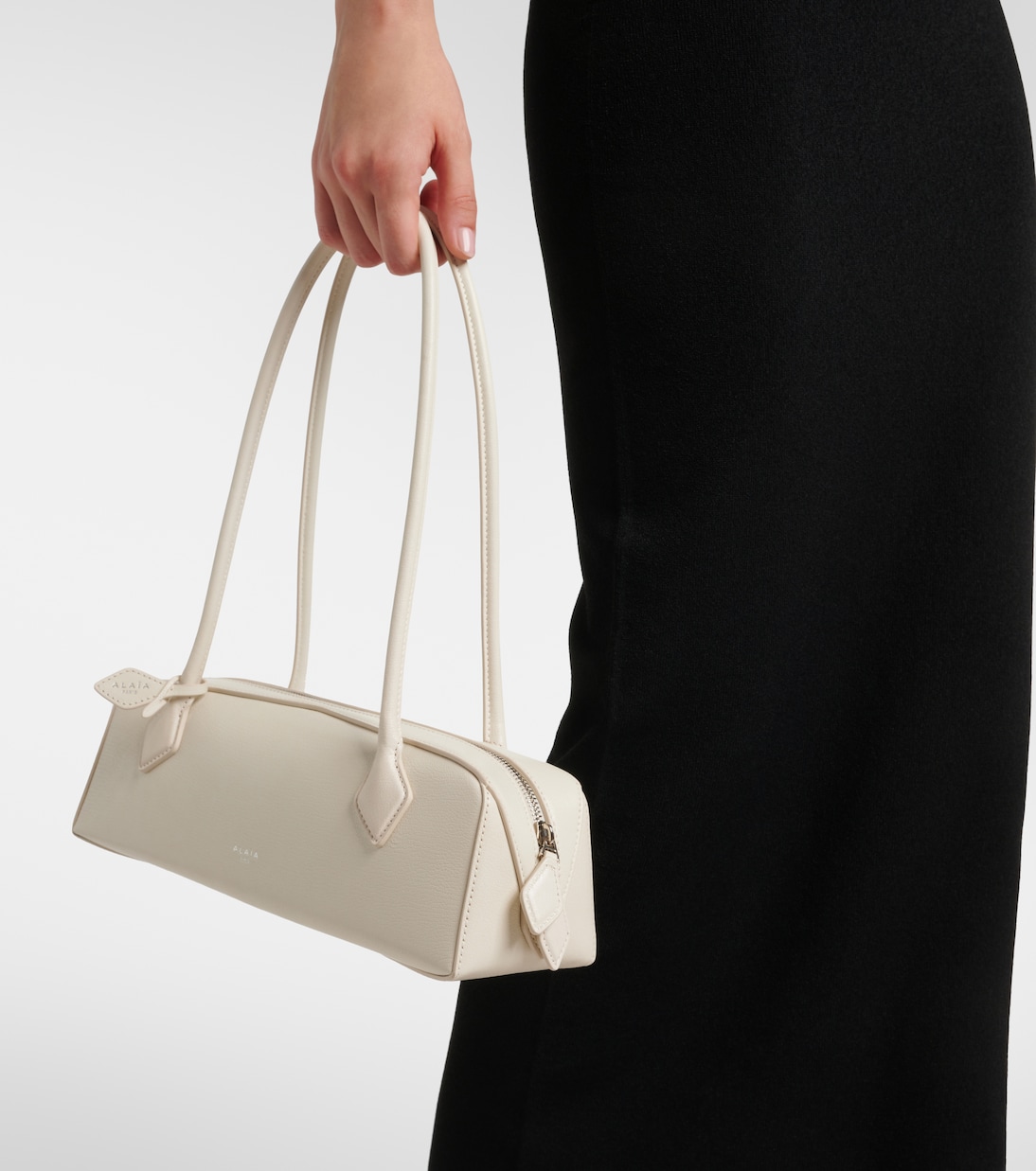 Le Teckel Medium leather shoulder bag | Alaïa