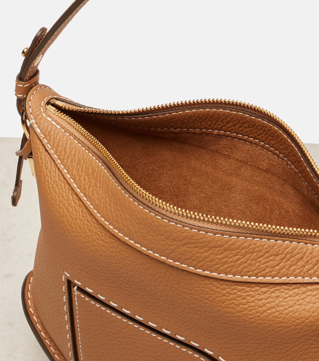 Schultertasche Pin Swing Surpiqué aus Leder | Delvaux