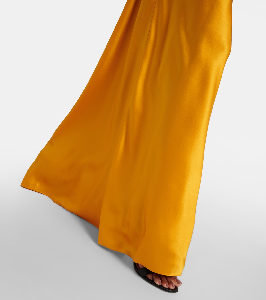 蕾丝边饰丝缎长礼服 | The Sei