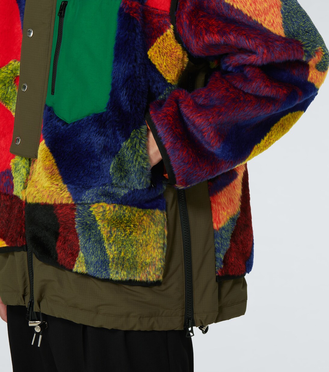 Sacai x KAWS chaqueta bomber con patchwork | Sacai