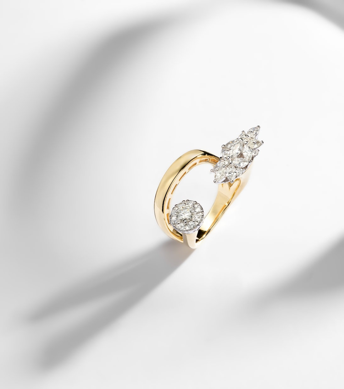 Ring Golden Strada aus 18kt Gelb- und Weißgold (750/1000) mit Diamanten | Yeprem