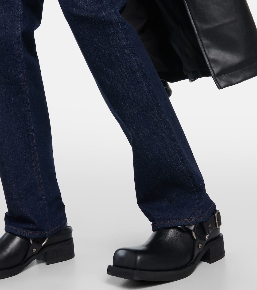 x EmRata – Jean droit Alexxis | AG Jeans