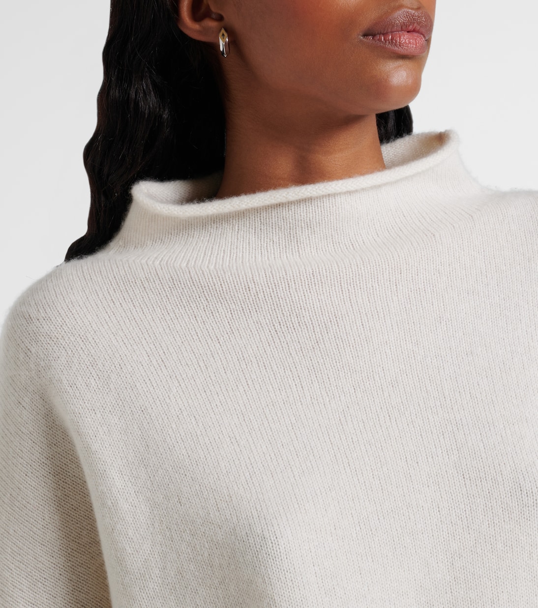 Sandy cashmere turtleneck sweater | Lisa Yang