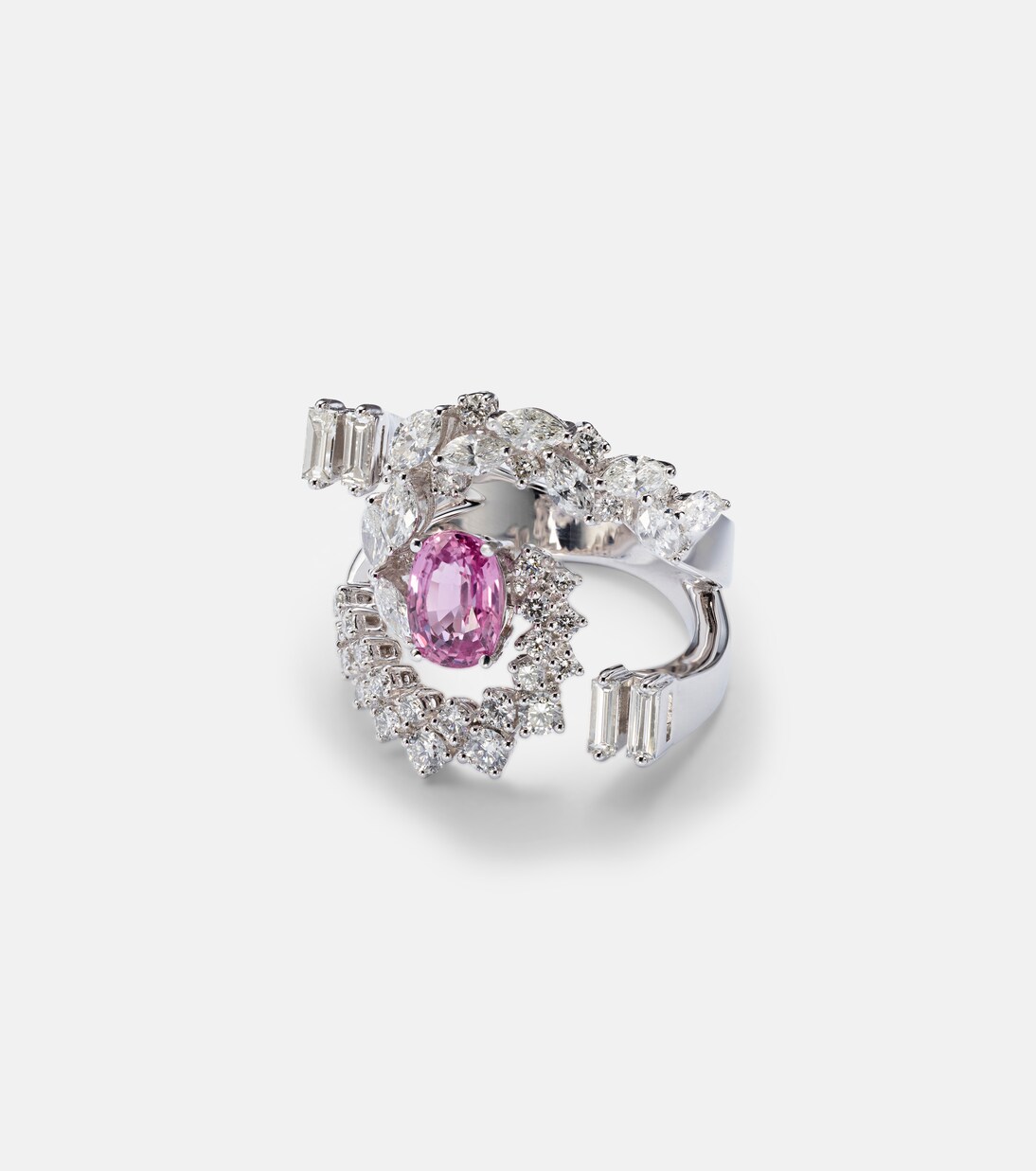 Anello Reign Supreme in oro bianco 18kt con diamanti e zaffiro | Yeprem