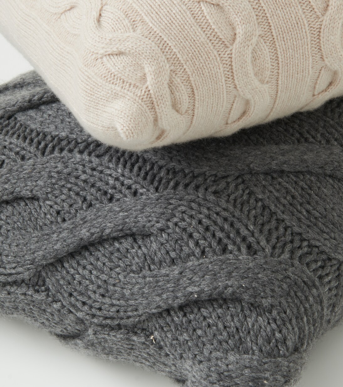 Cable-knit cashmere cushion | Brunello Cucinelli