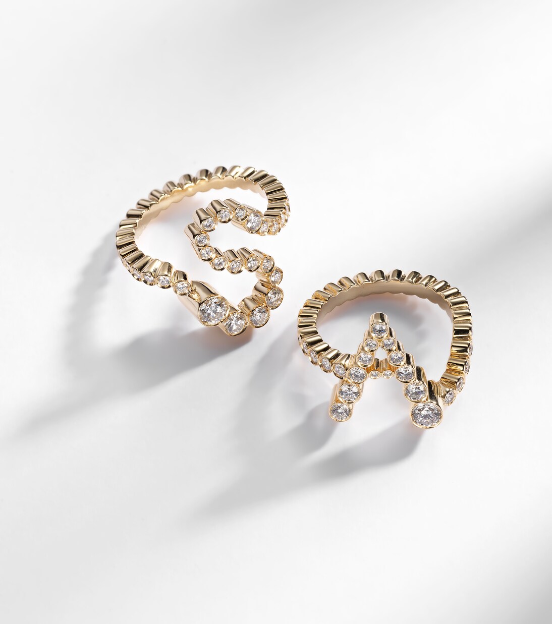 Initial Ensemble 18kt gold (750/1000) ring with diamonds | Sophie Bille Brahe