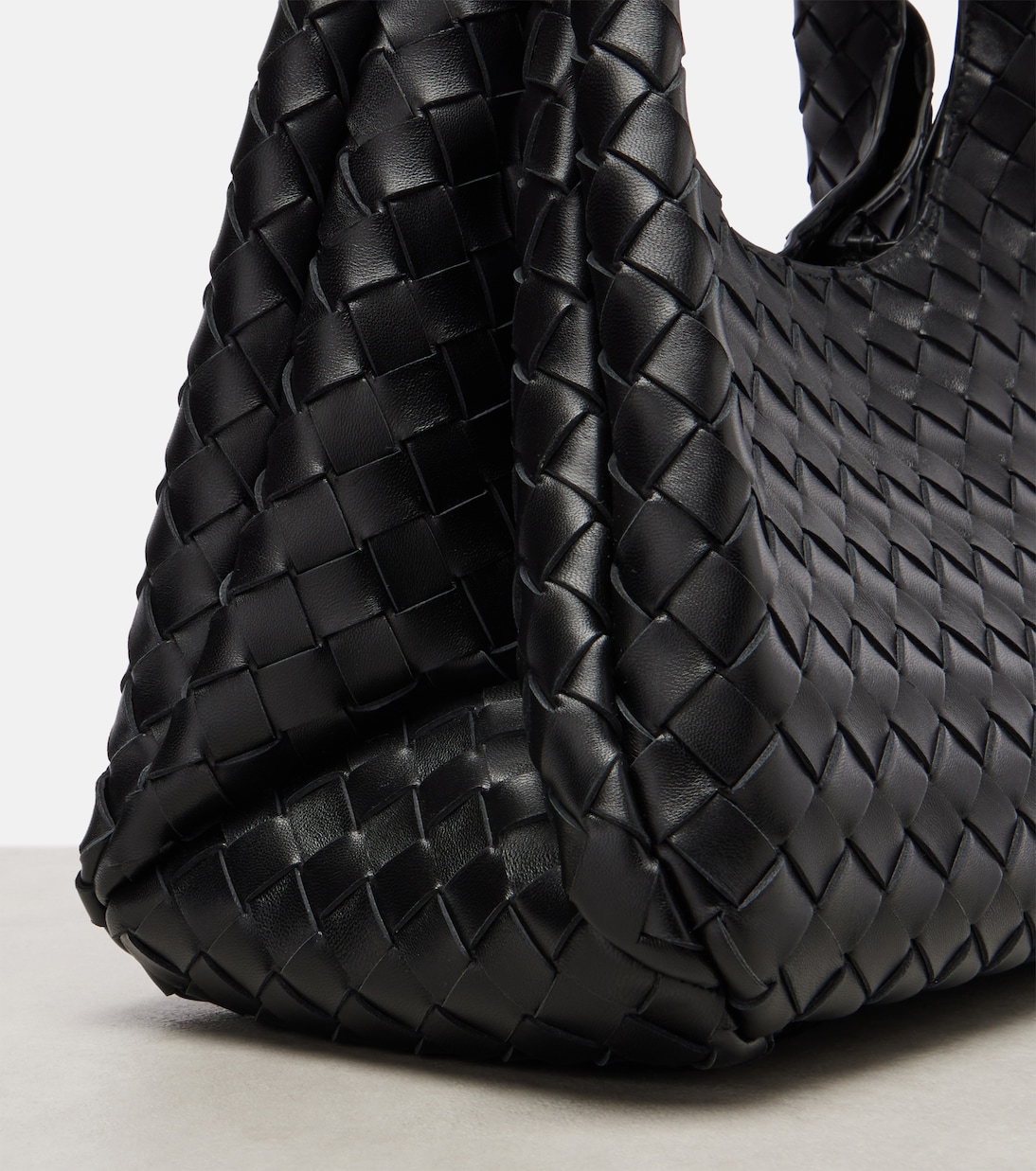 Campana Medium leather shoulder bag | Bottega Veneta