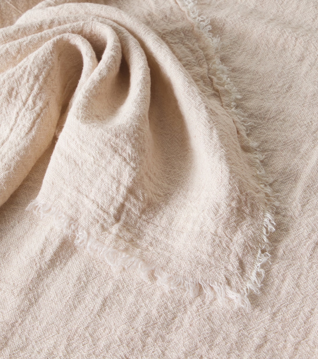 Linen crêpe throw | Maison de Vacances
