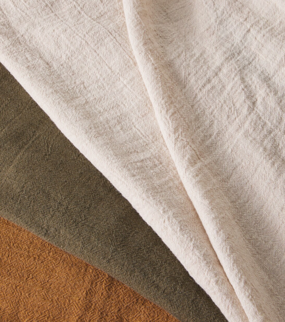 Linen crêpe throw | Maison de Vacances
