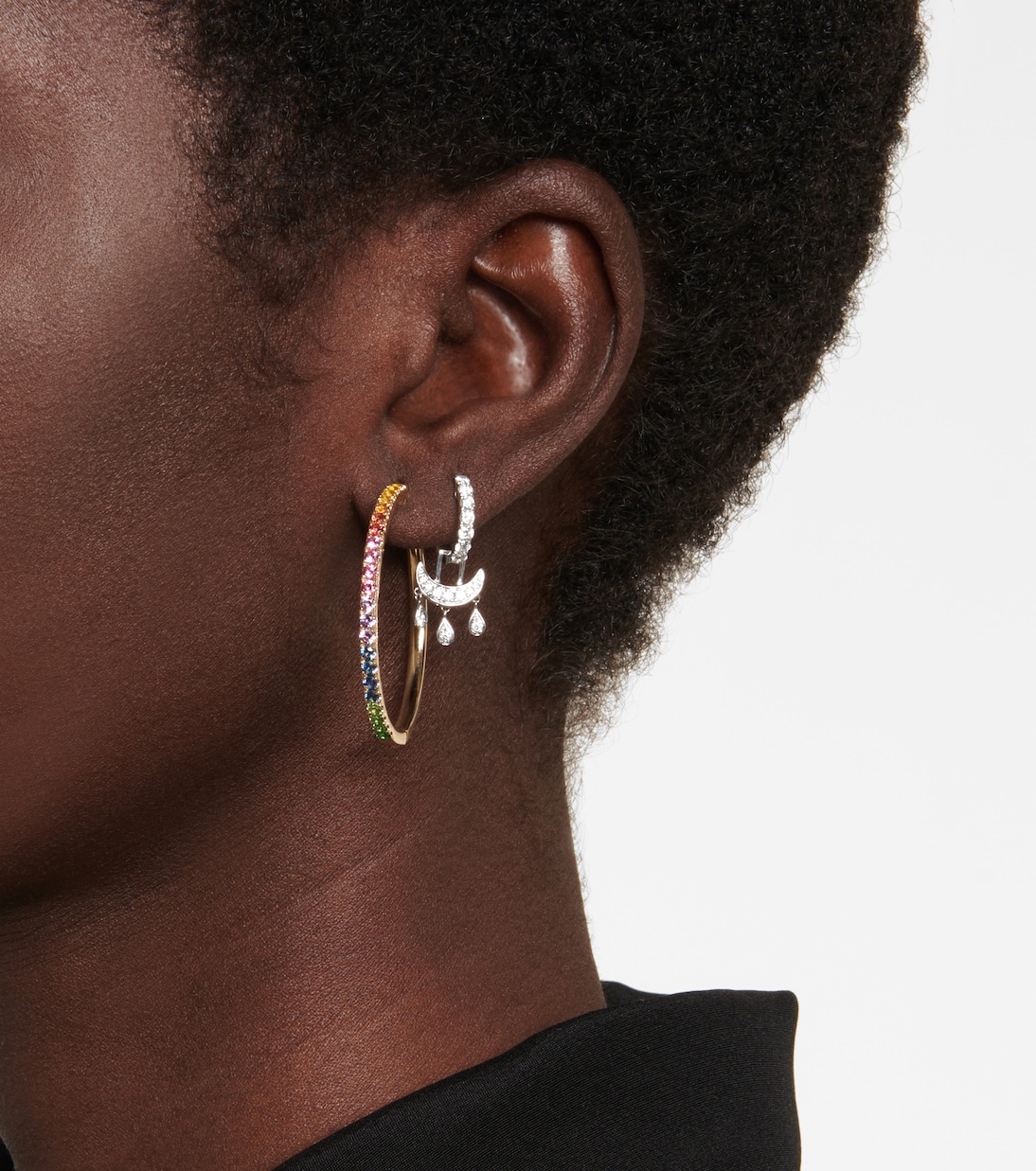 Ohrringe Giant Rainbow Orb aus 14kt Gelbgold mit Saphiren und Tsavorit | Robinson Pelham