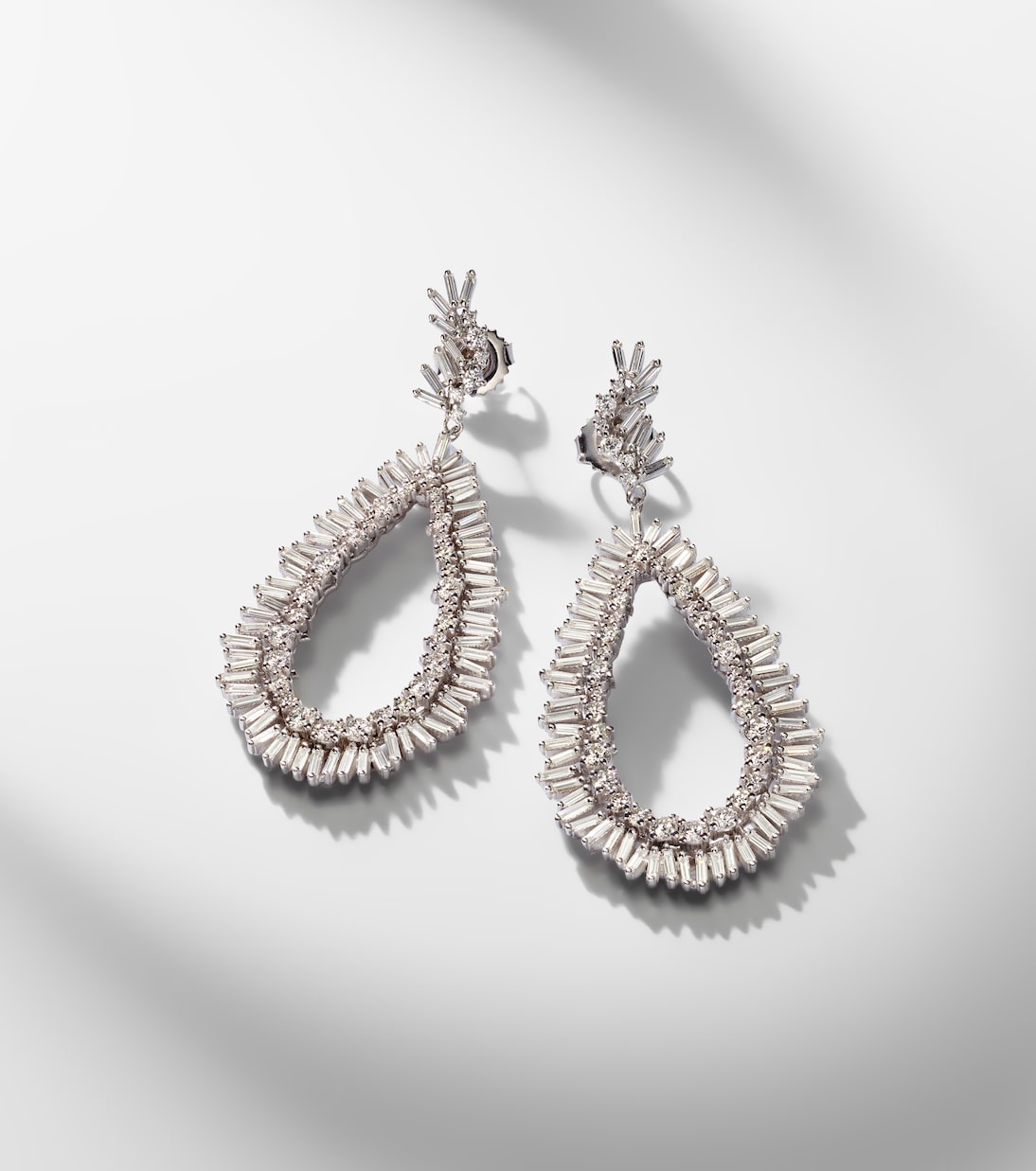 Boucles d'oreilles en or blanc 18 ct et diamants | Suzanne Kalan