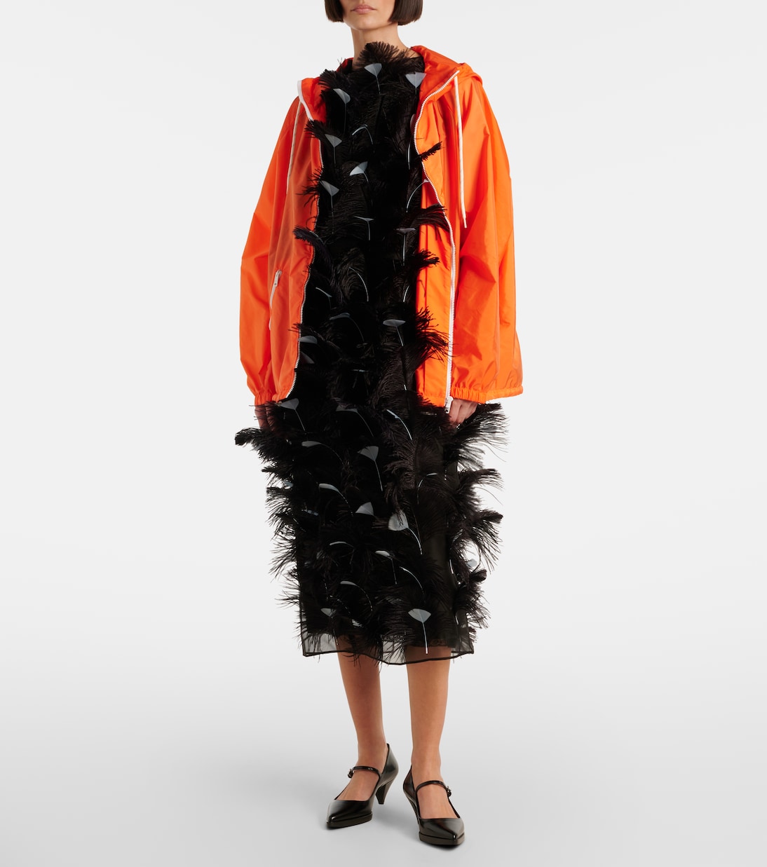 Abito midi in organza di seta con piume | Prada