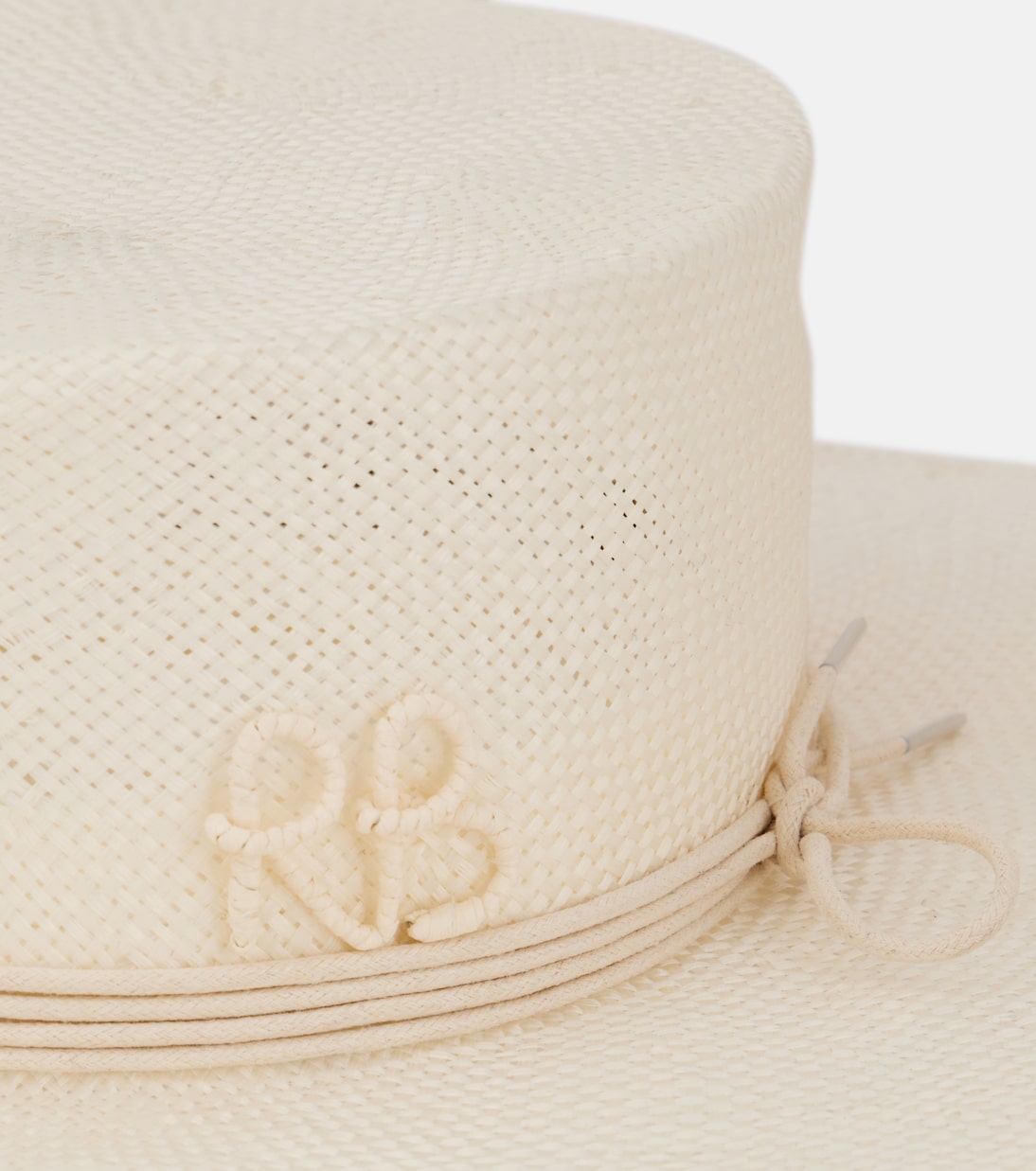 Verzierter Hut aus Stroh | Ruslan Baginskiy