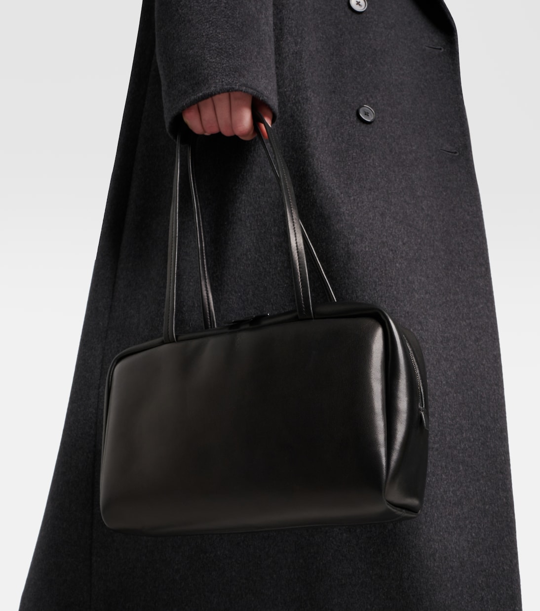 Schultertasche Astra aus Leder | The Row