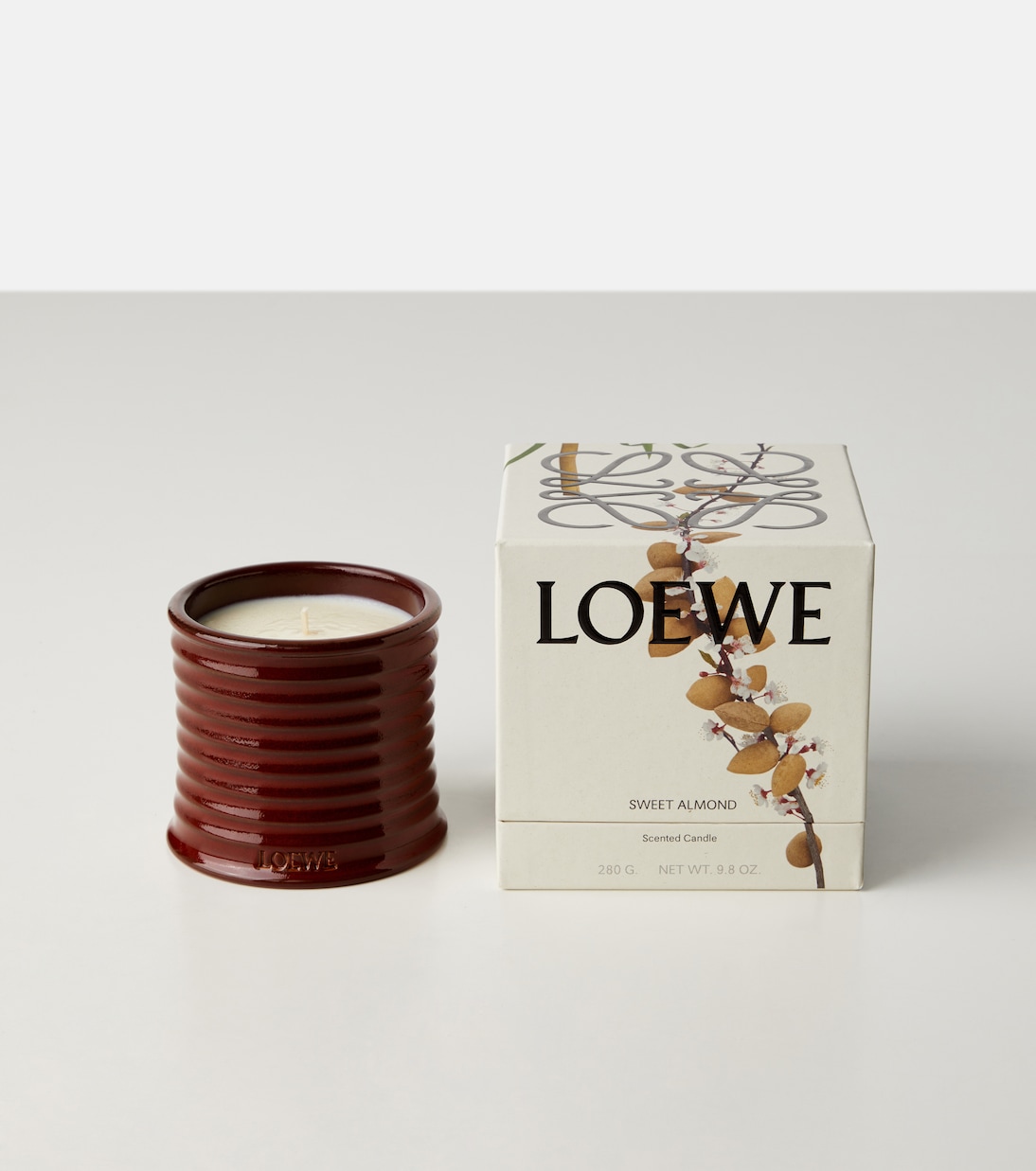 Sweet Almond Medium scented candle | Loewe Home Scents