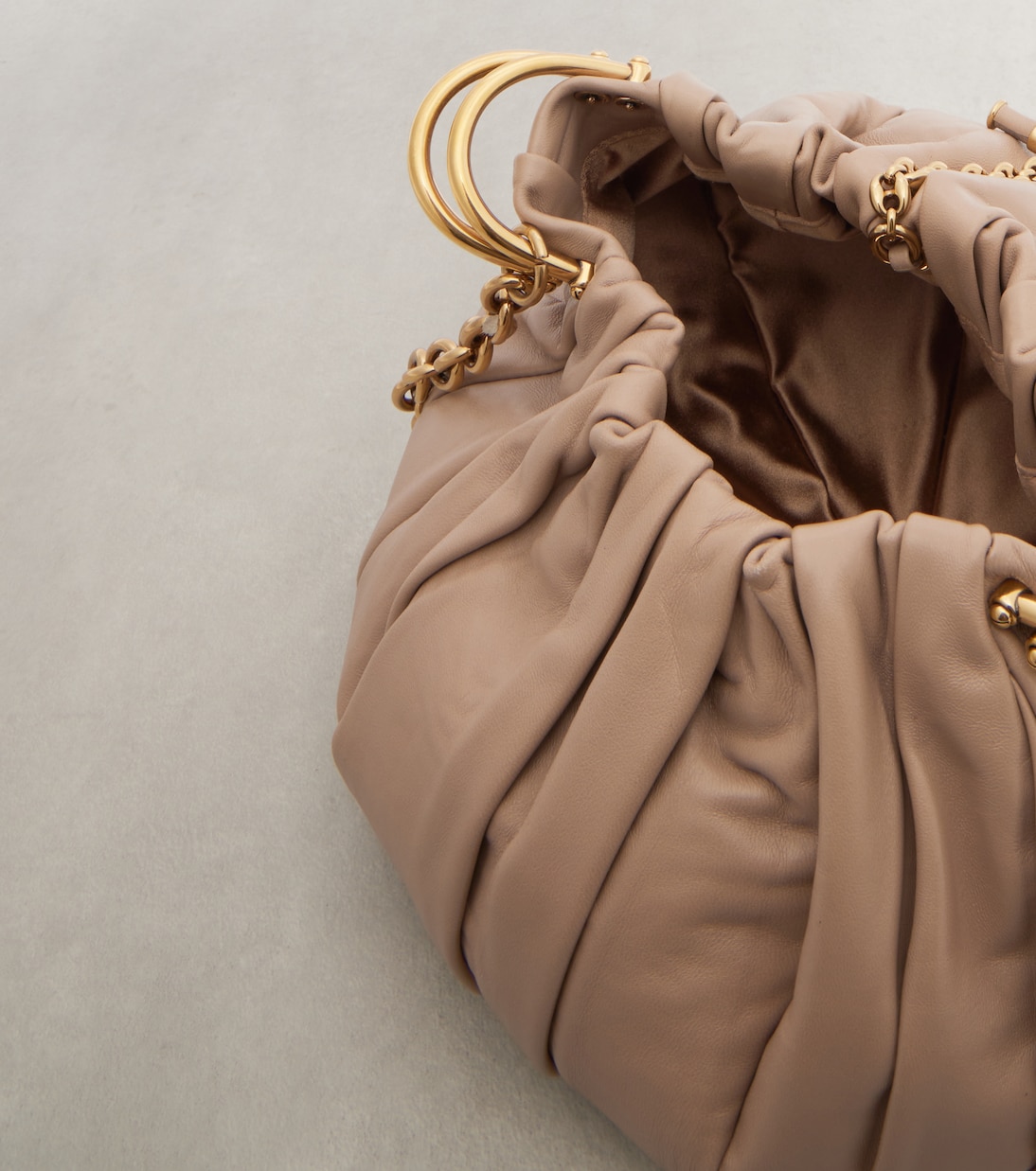 Schultertasche Chloé Plissé Small aus Leder | Chloé