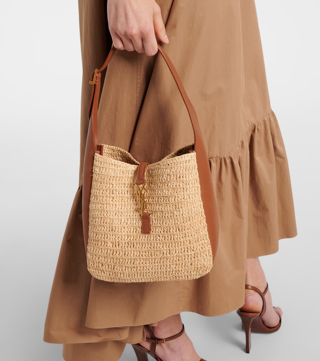 Le 5 à 7 Small raffia shoulder bag | Saint Laurent