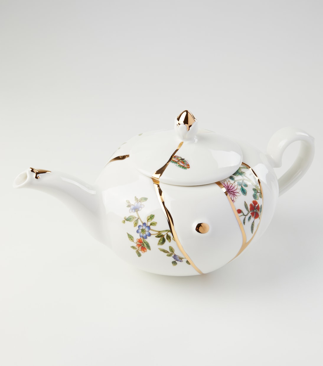 Kintsugi gold-plated porcelain teapot by Marcantonio Raimondi Malerba | Seletti